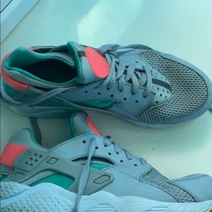 Nike huarache shoes